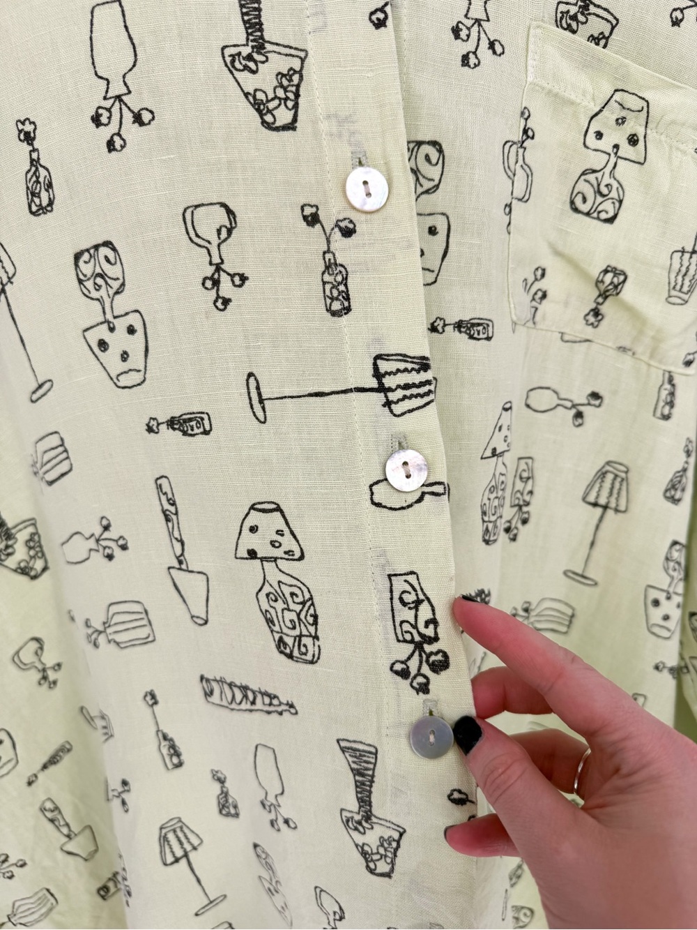 Fenini Linen Pottery and Lamp Doodle Print Button Front Top Green 2X - Picture 5 of 10